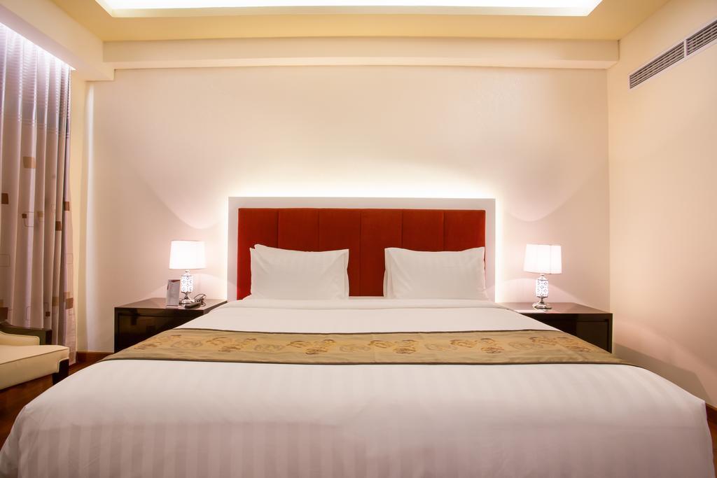 Golden Palace Hotel Lombok Mataram Phòng bức ảnh