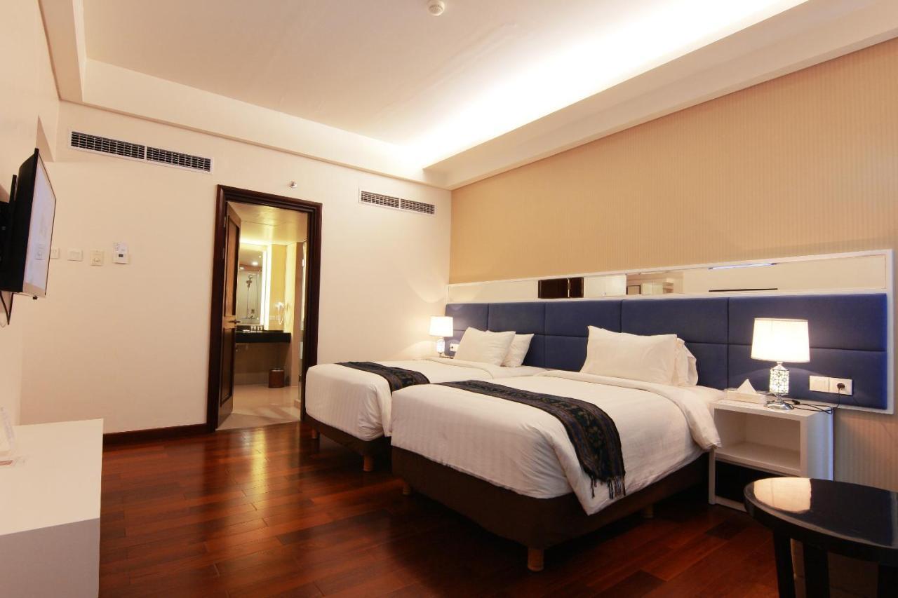 Golden Palace Hotel Lombok Mataram Ngoại thất bức ảnh